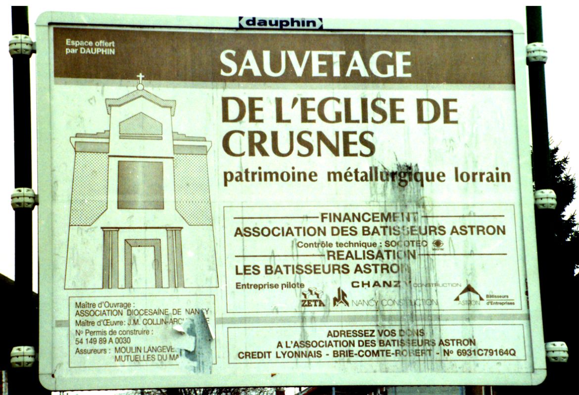Crusnes Kirche aus Metall 26