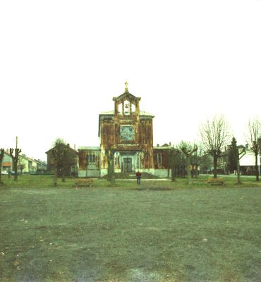 Église de Crusnes en métal